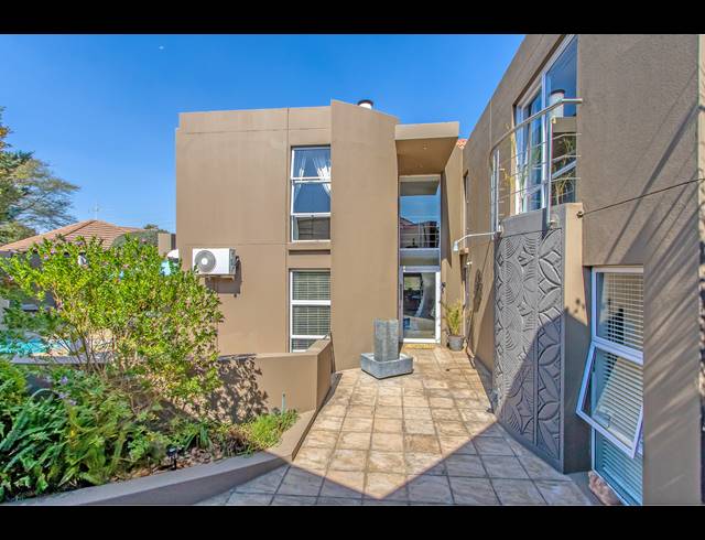 4 BEDROOM HOUSE FOR SALE IN CEDAR LAKES